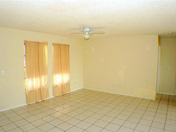 4th image of 716 SE 11th Ave