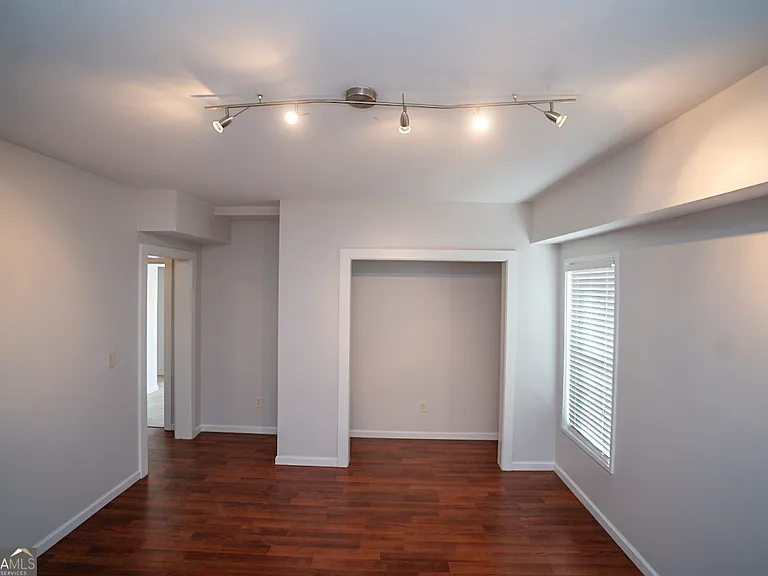 901 Custer Ave SE — Photo 8