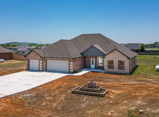 301 Mountain Ridge Pl, Lawton, OK 73507