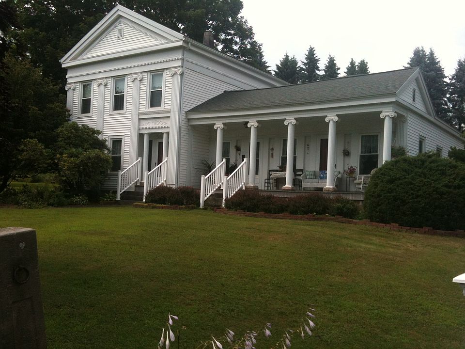 Front of 20 School Street