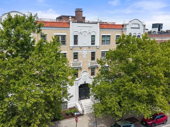 1272 Beacon St APT 2, Brookline, MA 02446