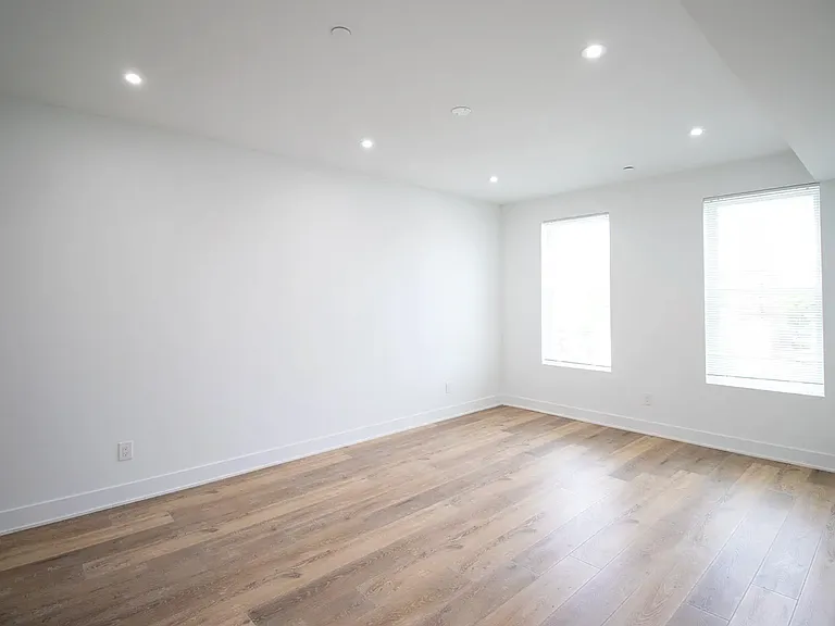 1740 N 22nd St #5 — Photo 8