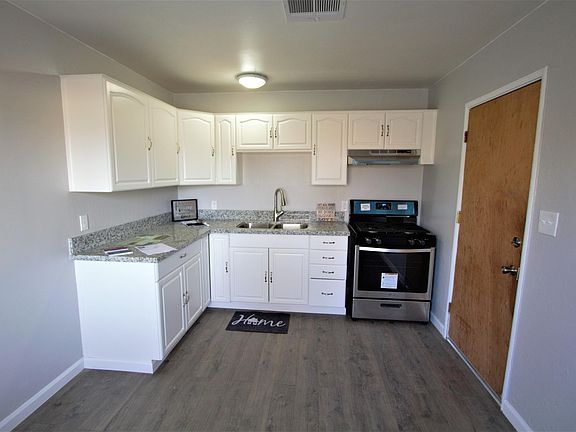 5th image of 377 Sidney Ave