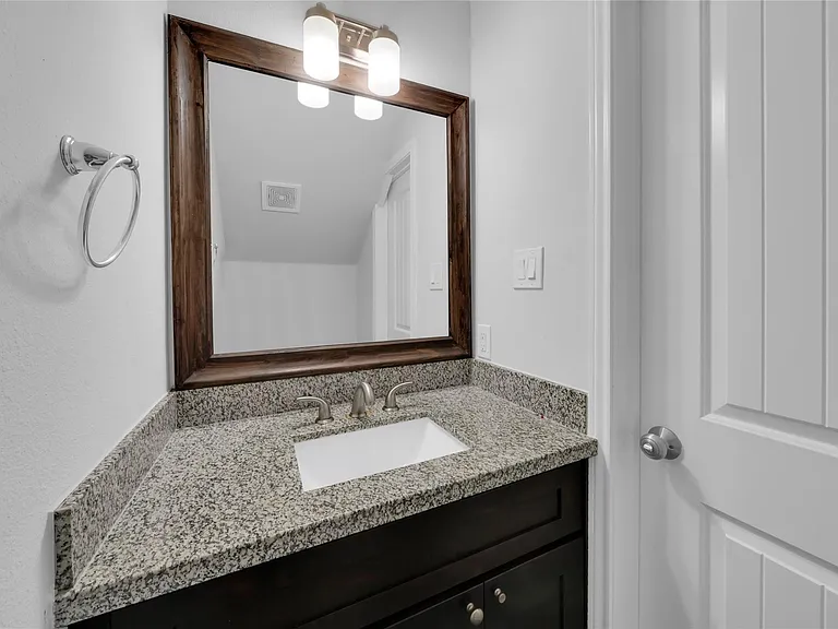 4732 Carmen St #B — Photo 24