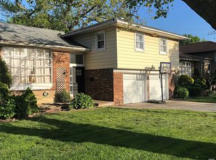 287 Hungry Harbor Rd, Valley Stream, NY 11581