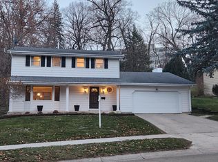 2136 Valkyrie Dr NW, Rochester, MN 55901