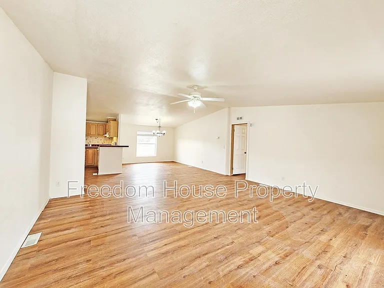 5220 Jerry Ave — Photo 5