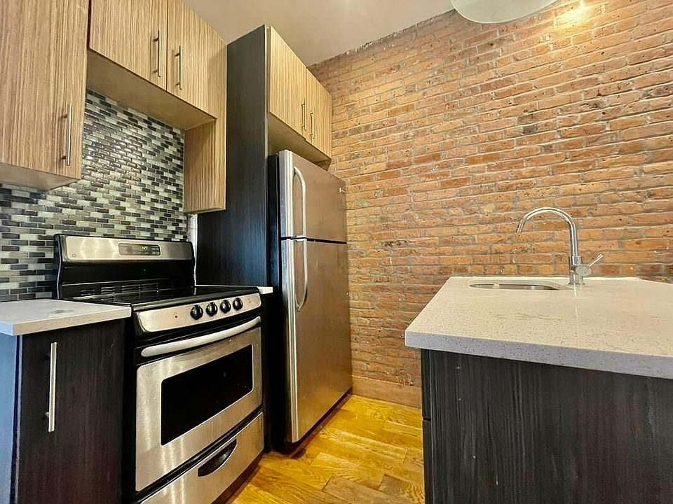 1st image of 412 Gates Ave #2R