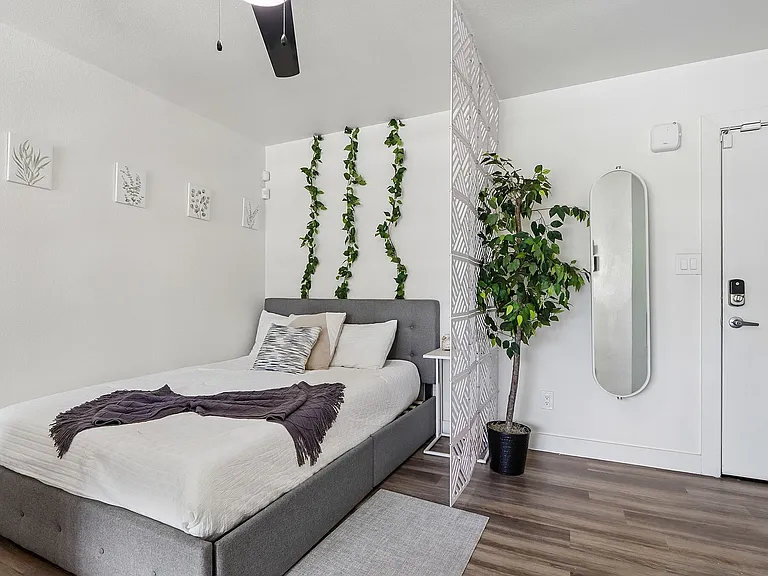 17-web-or-mls-N 7th Ave-S0905-015