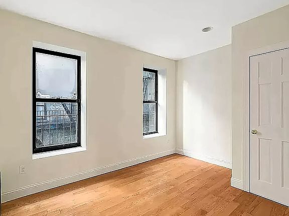3rd image of 533 W 158th St #65