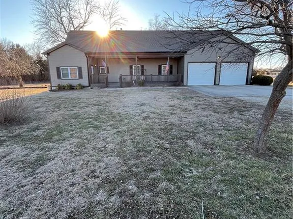 1276 2200th St, Iola, KS 66749