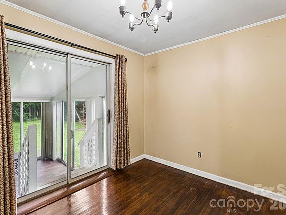 4th image of 139 Southwold Dr