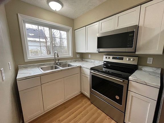 3rd image of 10569 Dakota Avenue