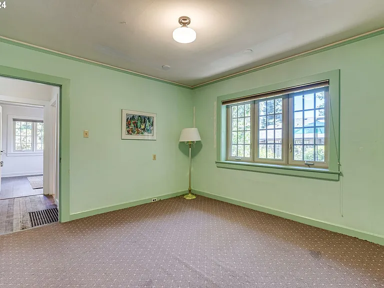 2430 SE Park Ave — Photo 21