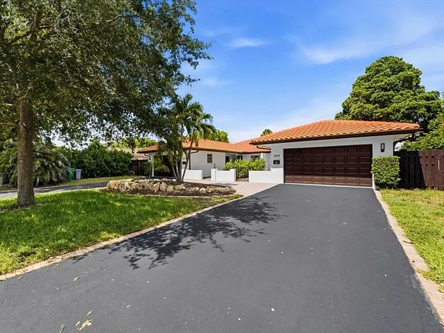 3310 NW 90th Ave