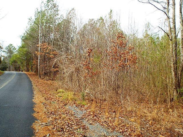 2nd image of 295 Davis Rd SE