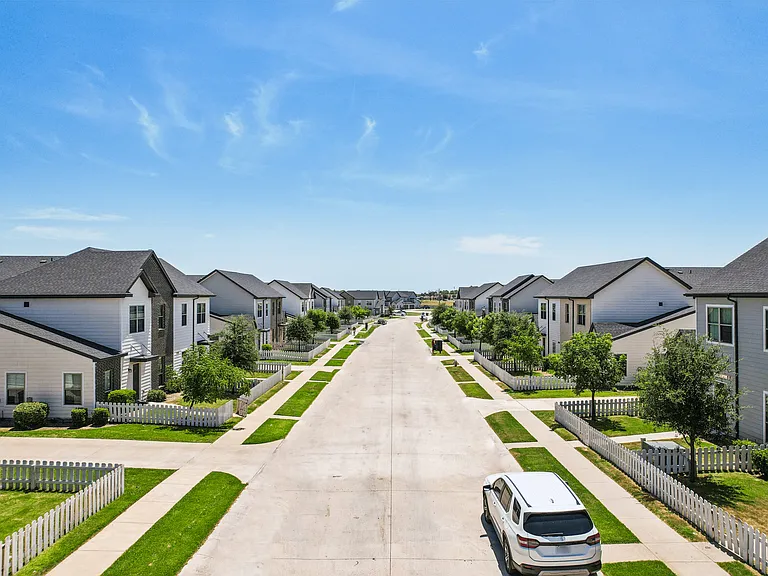 Townhomes at Princeton Meadows — Photo 43