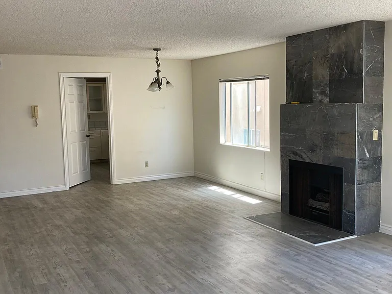 1924 Pelham Ave #202 — Photo 3