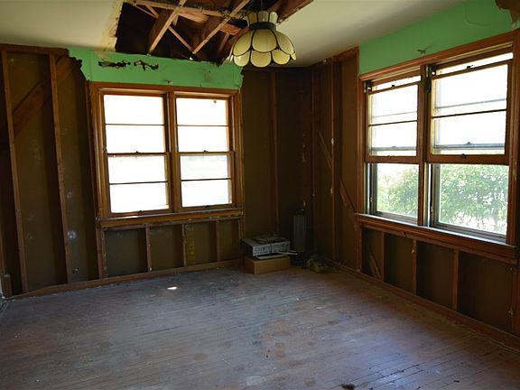 4th image of 714 NW Arlington Ave