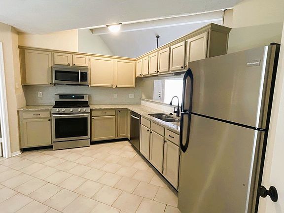3rd image of 7003 Brockington Dr