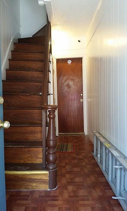 2nd image of 204 Saratoga St