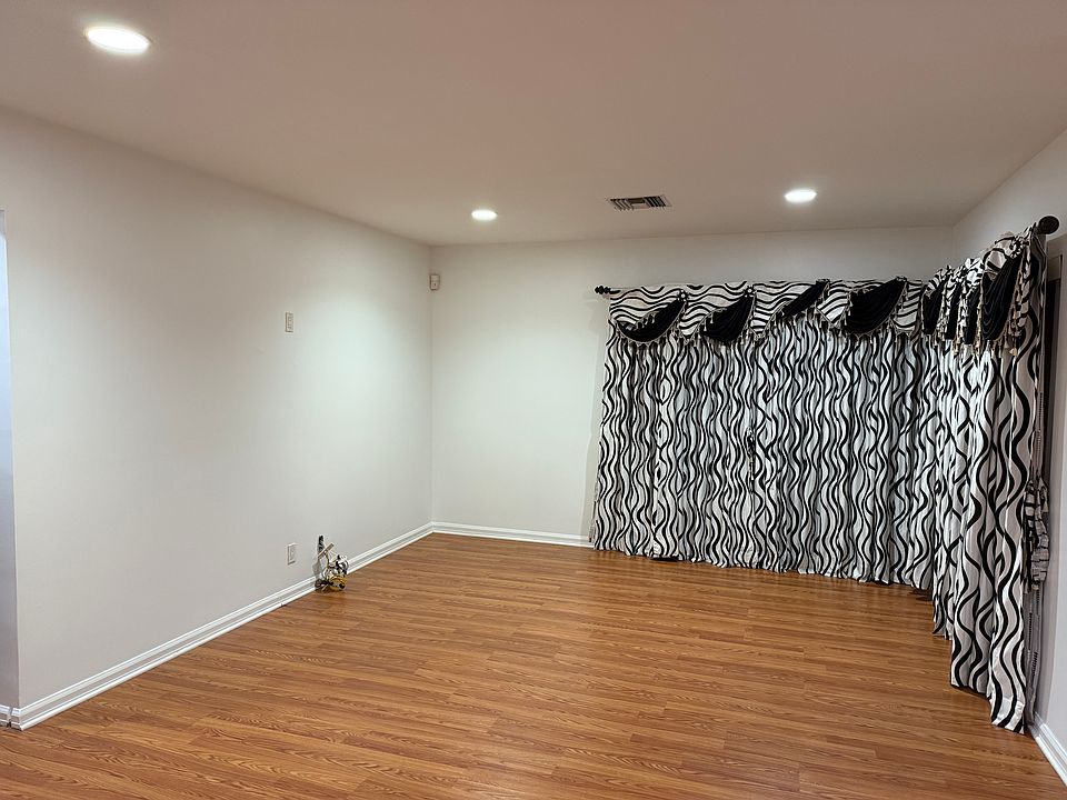 2nd image of 4758 W 166th St