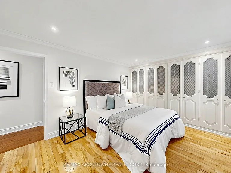 1316 Cambridge Dr — Photo 28