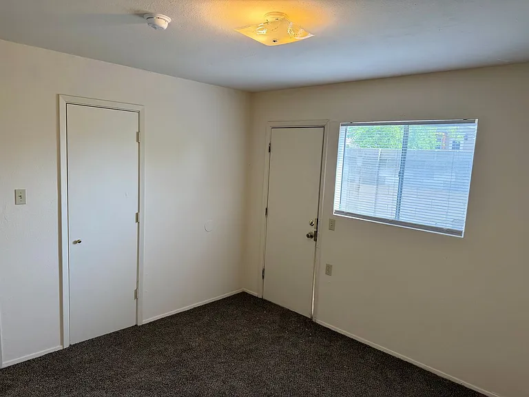216 General Marshall St NE — Photo 8