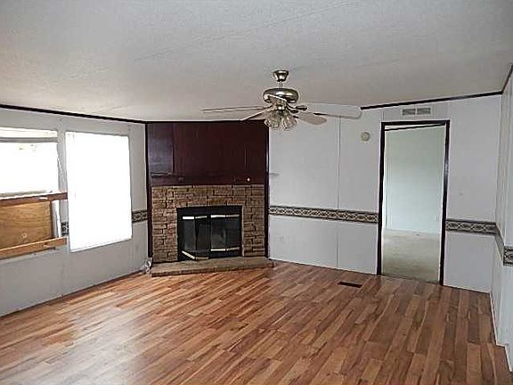 3rd image of 5566 Crystal Dr