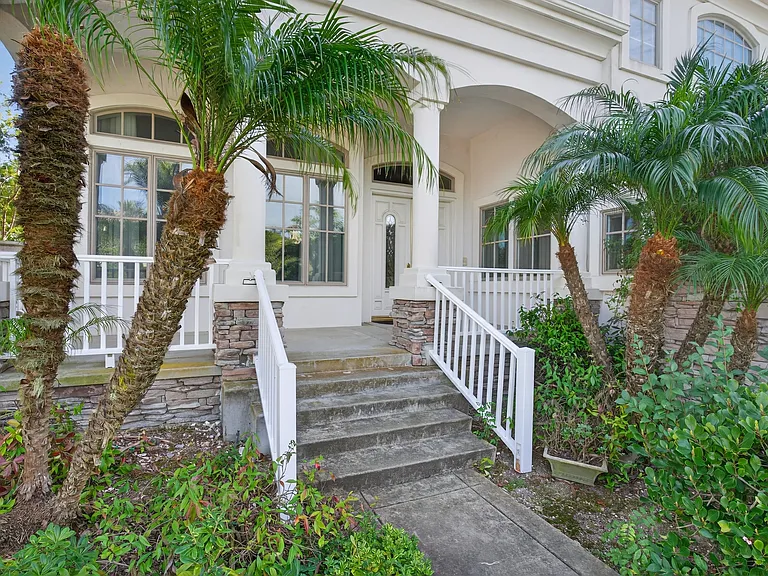 6 Santa Cruz — Photo 2