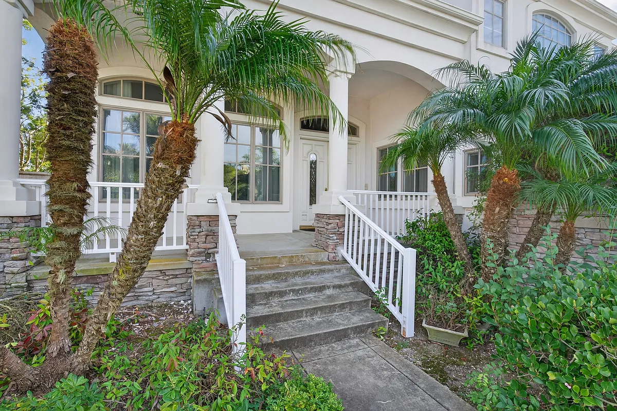 Building Photo - 6 Santa Cruz