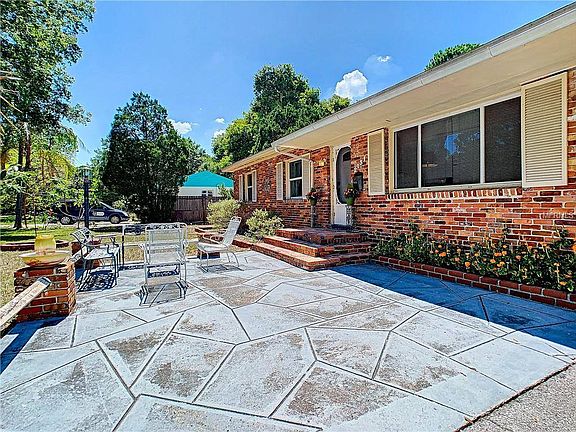 4th image of 2131 Coronada Way S