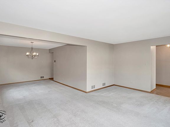 4th image of 8923 Marshfield Ln