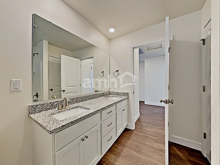 10612 138th St E — Photo 17