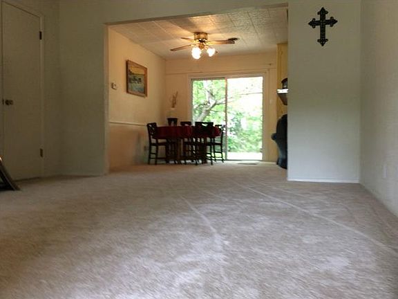 4th image of 3601 Larry Ave