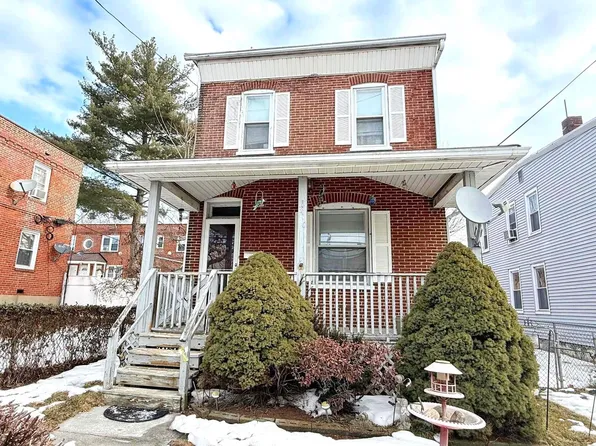 330 Fairview Rd, Crum Lynne, PA 19022