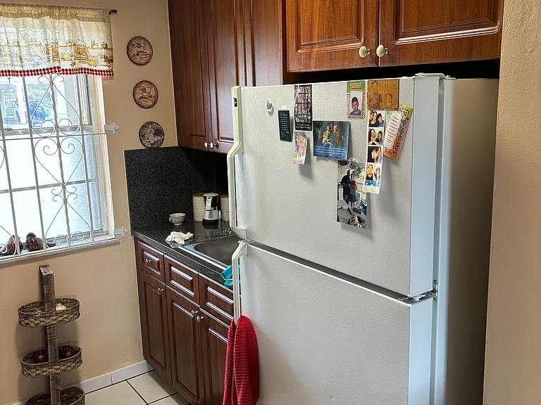 1154 W 35th St #101 — Photo 5