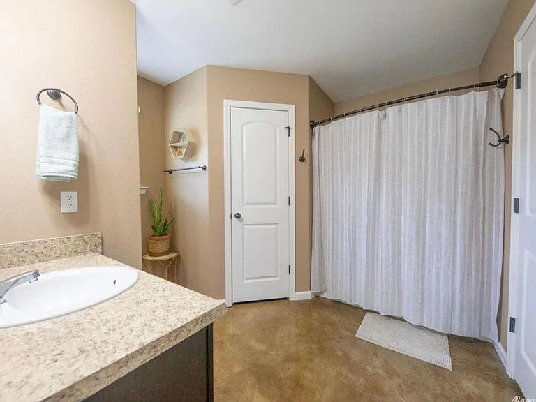 1722 Milburn Dr — Photo 17