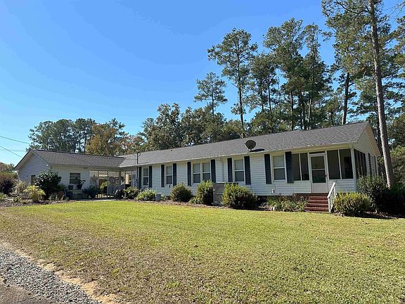 3rd image of 921 Magnolia Dr