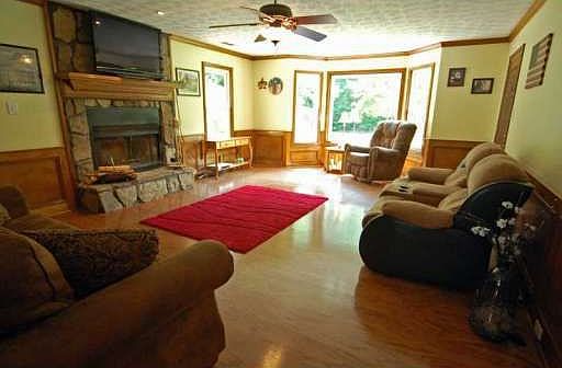 3rd image of 316 Mariner Cir