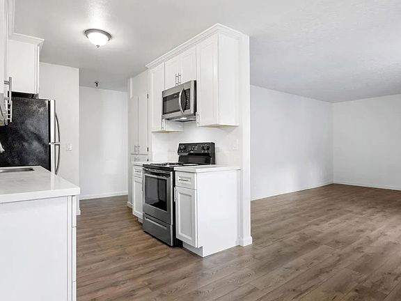 3rd image of 3435 SW 87th Ave