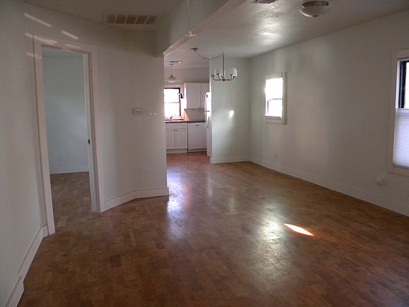 OPEN LIVING ROOM