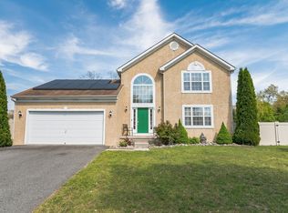 2 Thoroughbred Rd, Egg Harbor Township, NJ 08234