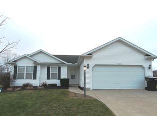 52381 Oak Manor Dr, Granger, IN 46530