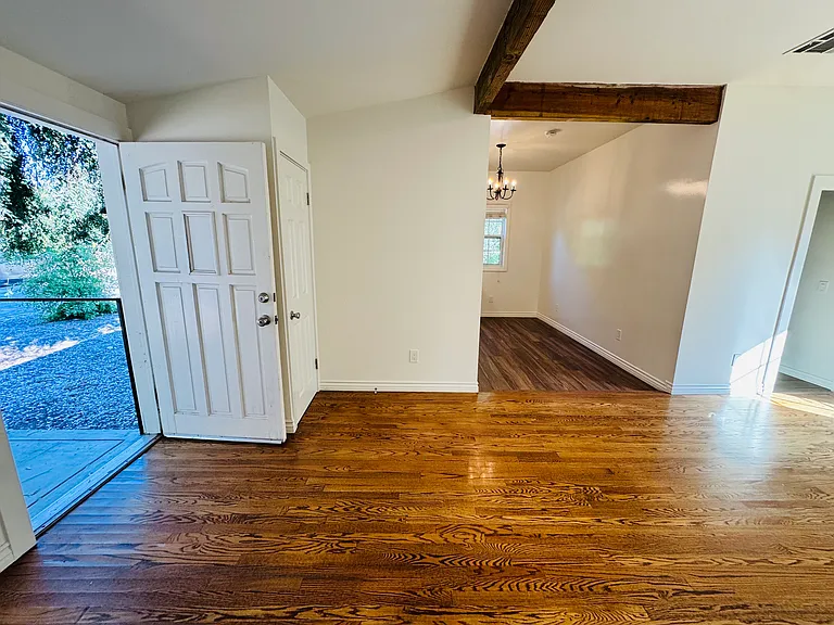 825 N Pasadena Ave — Photo 16