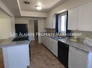 2148 33rd St APT B, Los Alamos, NM 87544