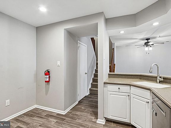 4th image of 803 Wharton Rd