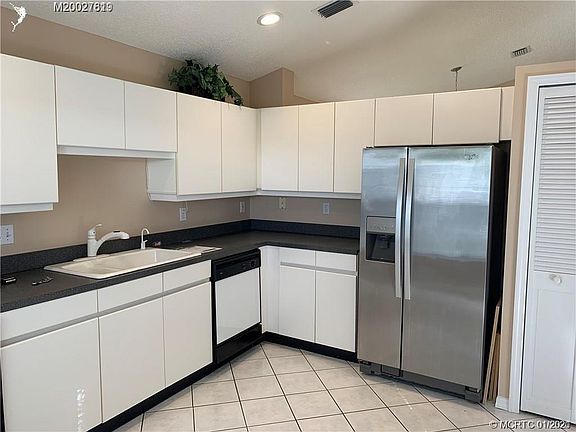 3rd image of 2241 SW Olympic Club Ter