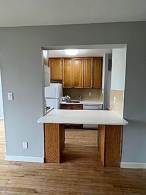 4th image of 16-66 Bell Blvd APT 724