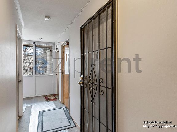 3rd image of 321 Athol Ave #4